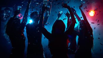 Las claves para no caer en estafas al organizar fiestas, según la Fiscalía de Delitos Económicos
