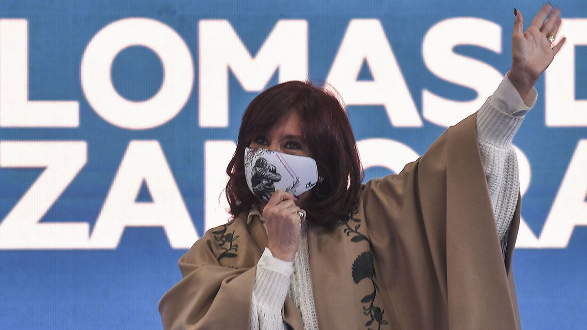 Cristina Kirchner realizó fuertes críticas a Macri y elogió a Alberto