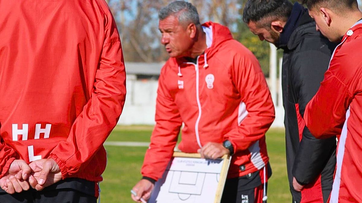 Alejandro De La Riba condujo junto a Osvaldo Gullace la primera práctica en Huracán Las Heras.