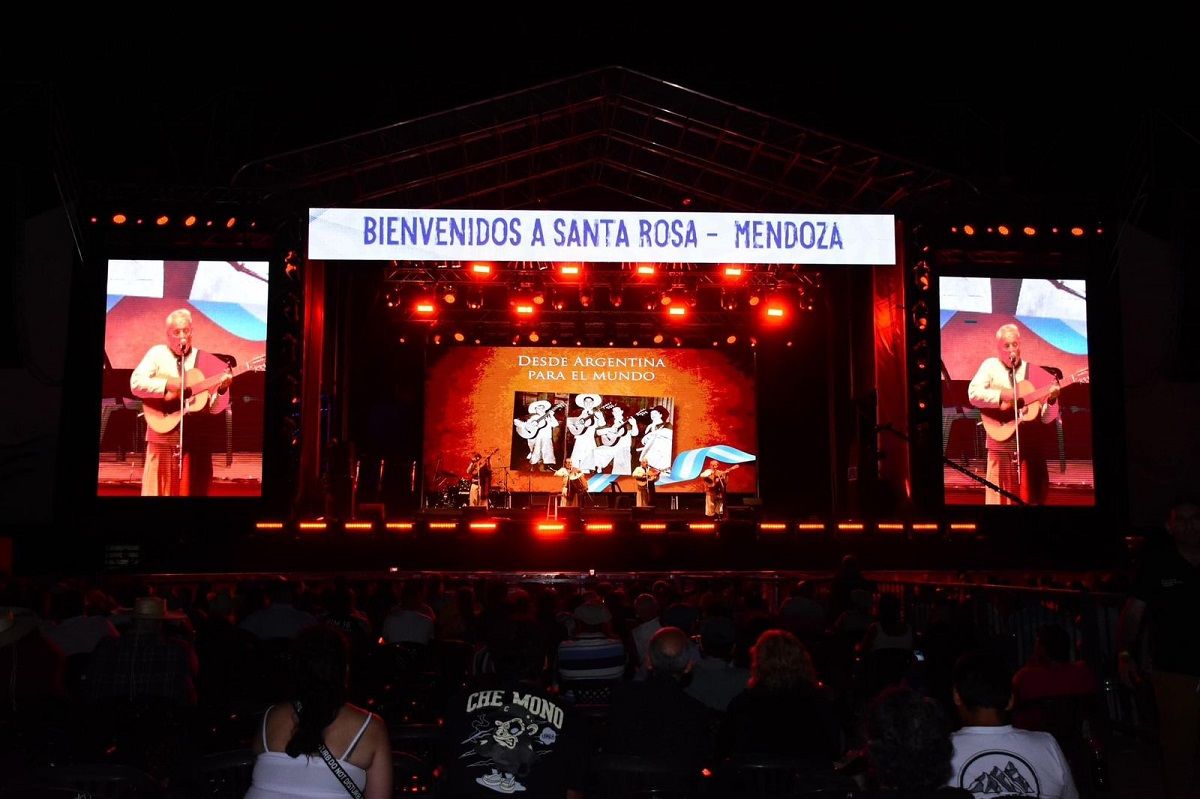 Santa Rosa lanza el pre-festival de la Cueca y el Damasco.