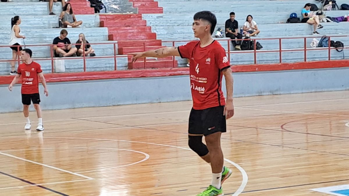Francisco Cuello aportó 5 goles en la semifinal que le ganó Municipalidad de Maipú a la Municipalidad de Tupungato en las semifinales del Apertura de la Liga de Honor de Amebal