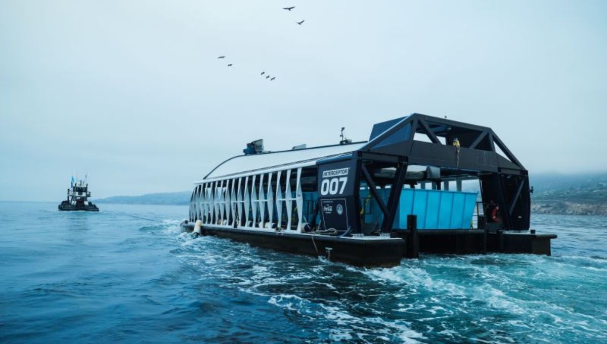 Construyen la aspiradora más grande del planeta Tierra: una construcción que limpia el plástico del océano