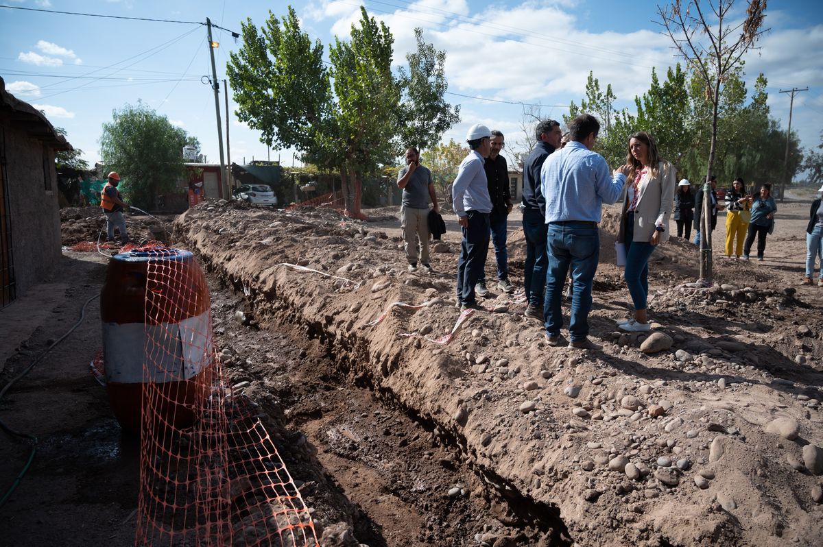Avanzan las obras en barrios de Mendoza.