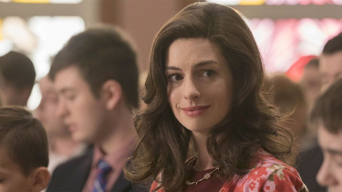 La actriz Anne Hathaway interpreta a Sarah Bilott en la película de Netflix.