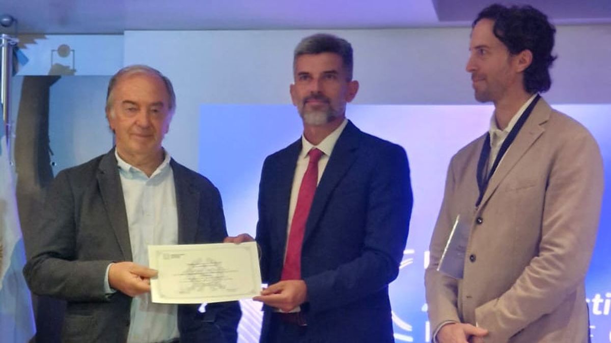 Roberto Zaldívar, Ulpiano Suárez y Roger Zaldívar en la apertura de la cumbre. Roberto Zaldívar, Ulpiano Suárez y Roger Zaldívar en la apertura de la cumbre.