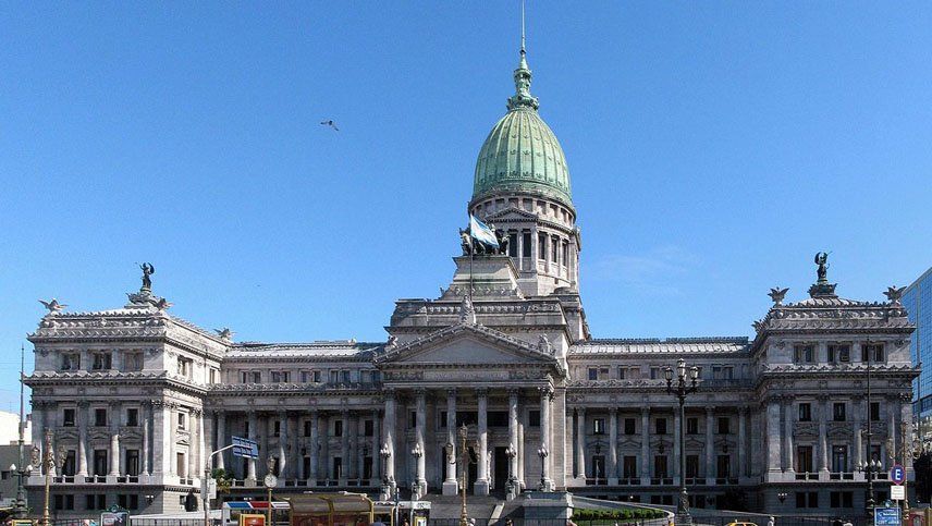 Legisladores nacionales ganan $200.000 y sesionan menos de dos veces por mes