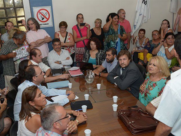 El gobierno faltó a la nueva reunión paritaria con el SUTE y se complica el inicio de clases en la provincia