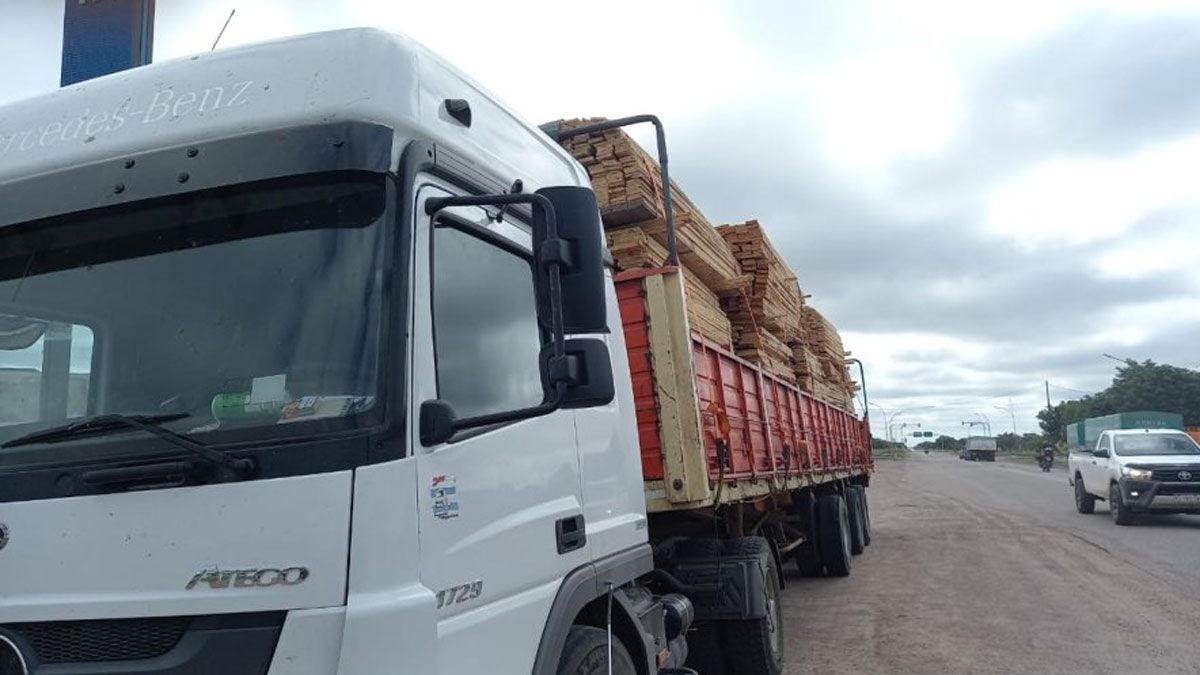 Un camionero simuló que fue asaltado y le robaron toda la plata: cayó por un simple detalle que descuidó