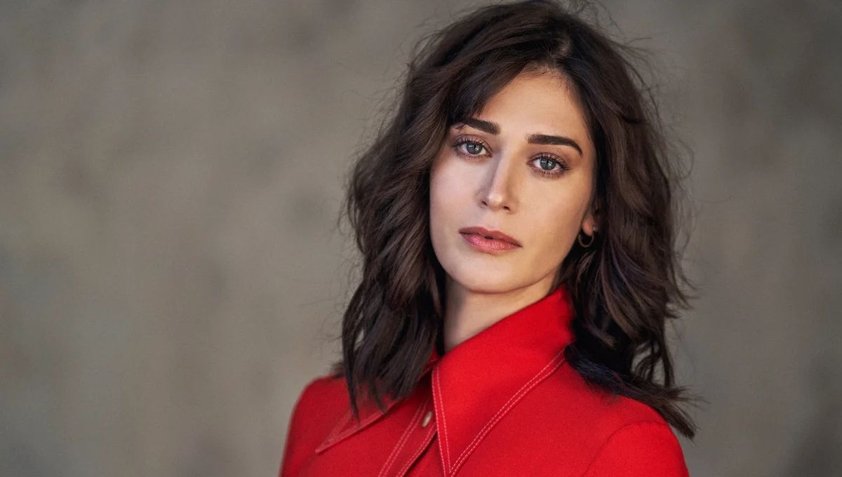 La actriz Lizzy Caplan en la actualidad. La actriz Lizzy Caplan en la actualidad. 