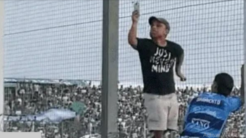 La voz del estadio pidió que 