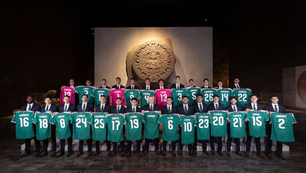 México tiene delanteros pero carece de generación de juego, según el exjugador.