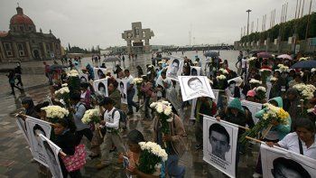 Aseguran que los 43 estudiantes desaparecidos en México pudieron haber sido quemados en una hoguera