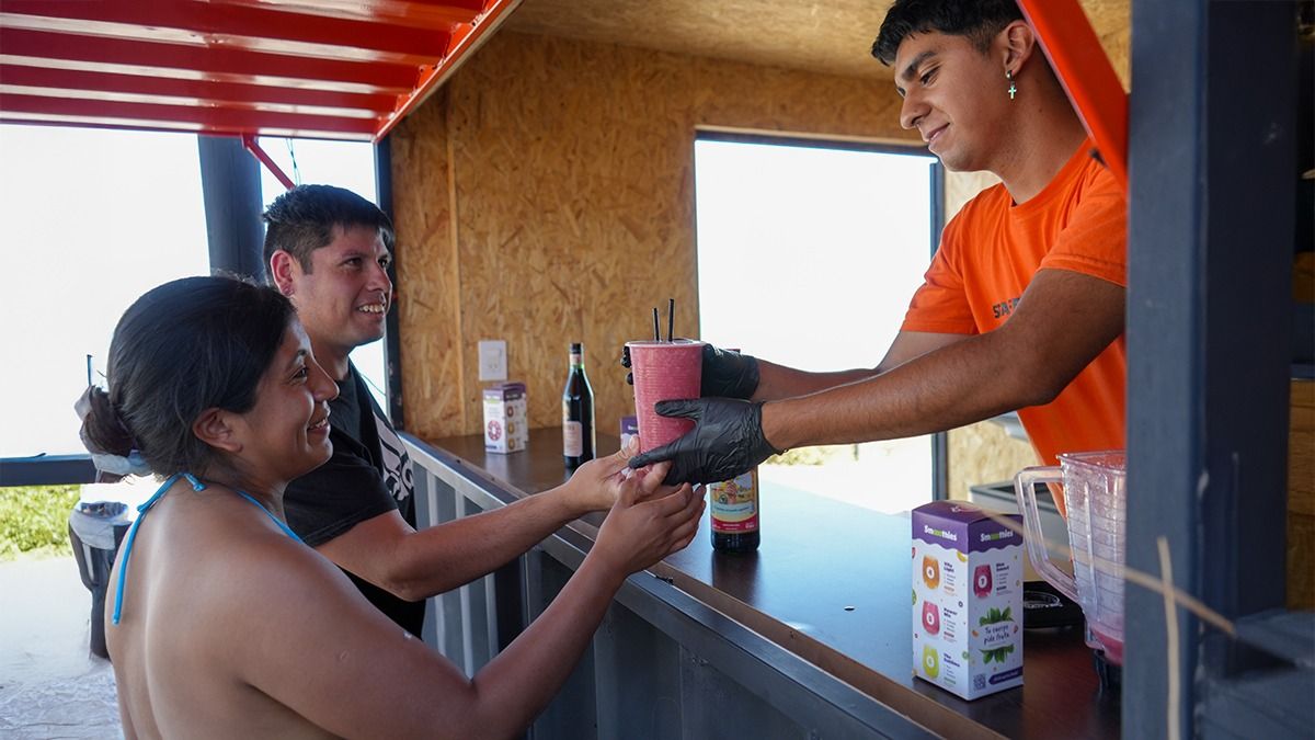 La clave en el verano es refrescarse con bebidas frías. La clave en el verano es refrescarse con bebidas frías.