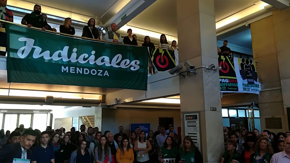 El gremio de los empleados judiciales afronta una asamblea clave para