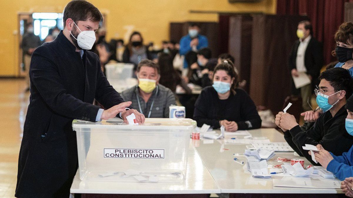 Gabriel Boric golpedo tras el revés electoral para reformar la Constitución.
