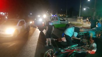 Buscan a un conductor que atropelló a dos mujeres en moto y escapó