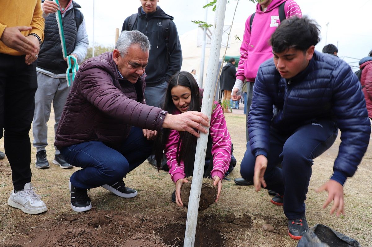 El intendente celebra su primer año de gestión al frente del municipio de Lavalle.