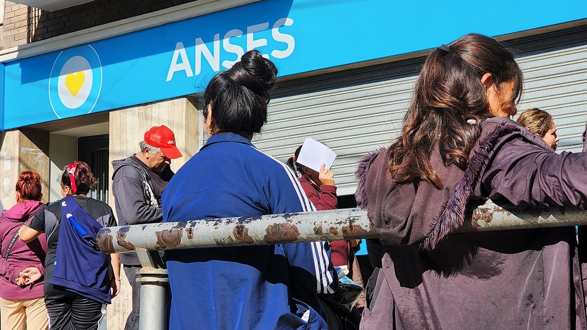 ANSES inició la inscripción para el nuevo bono de $ 45000: qué se debe hacer