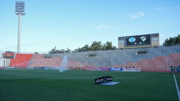 Las tribunas del Malvinas Argentinas estuvieron vacías en el encuentro Godoy Cruz vs. Platense