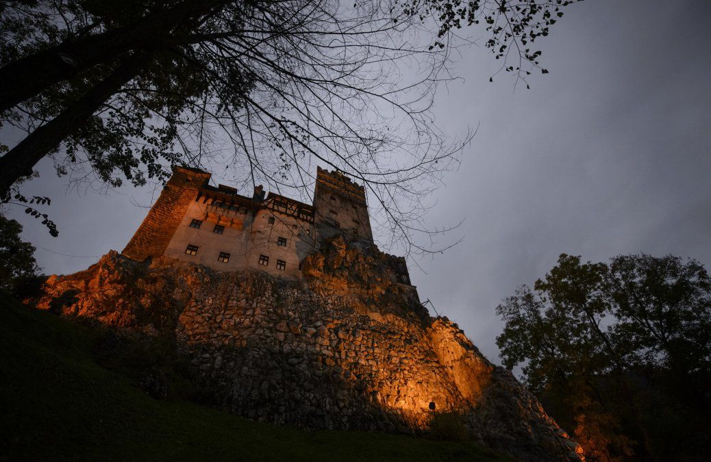 El castillo de Drácula en Transilvania abre por Halloween