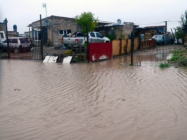 Neuquén, bajo el agua por Lucrecia: más de 1.300 personas fueron evacuadas por las intensas lluvias y fuertes vientos