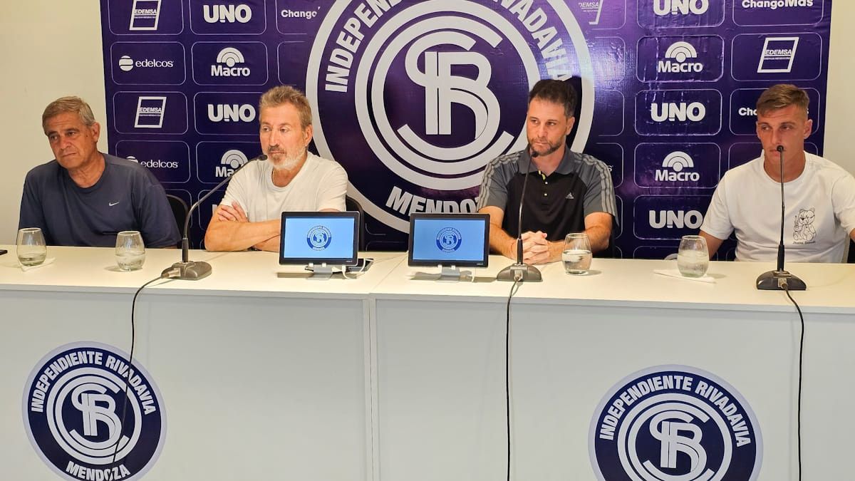 Alberto Rez Masud, Daniel Vila, Rodolfo De Paoli y Mauro Maidana dieron una conferencia de prensa en el Bautista Gargantini.