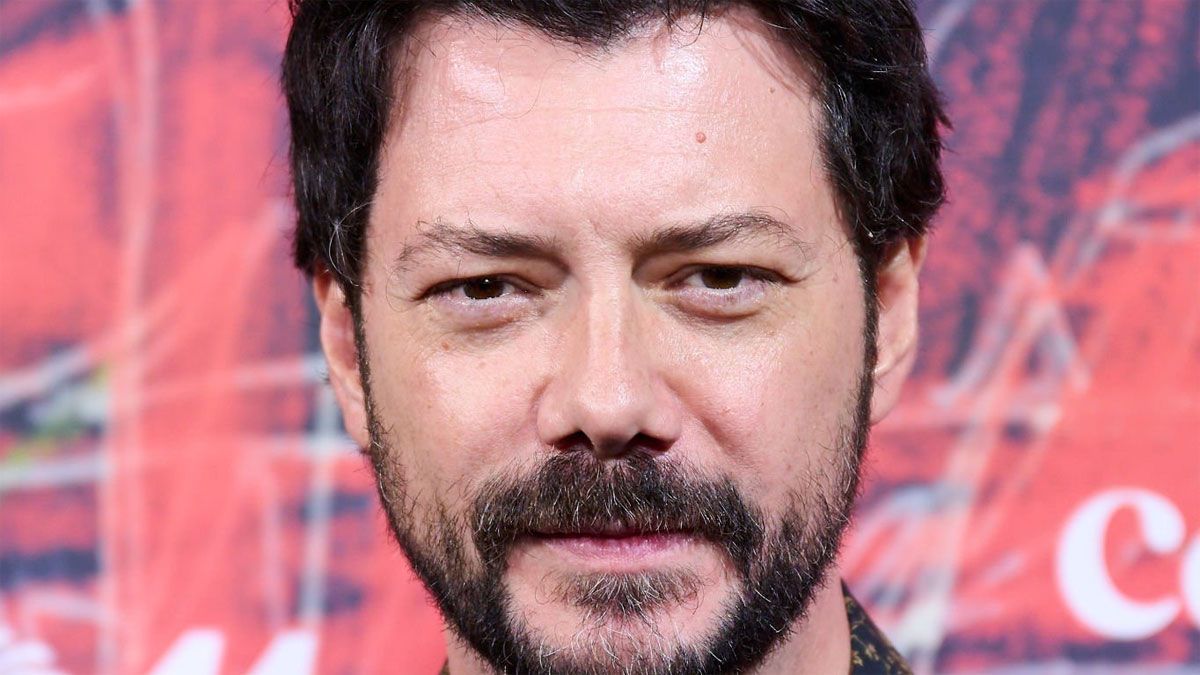 El actor Álvaro Morte interpreta a David Ortiz en la película de Netflix.