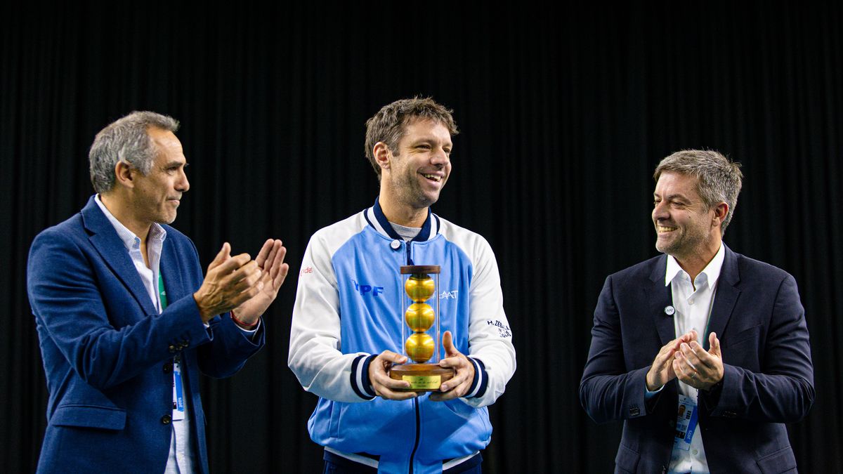 Zeballos fue homenajeado por la AAT antes de la serie de Copa Davis ante Alemania.