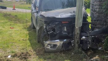 Violento accidente frente a la bodega La Azul dejó 3 heridos tras un fuerte choque en la Ruta 89 Violento accidente frente a la bodega La Azul dejó 3 heridos tras un fuerte choque en la Ruta 89