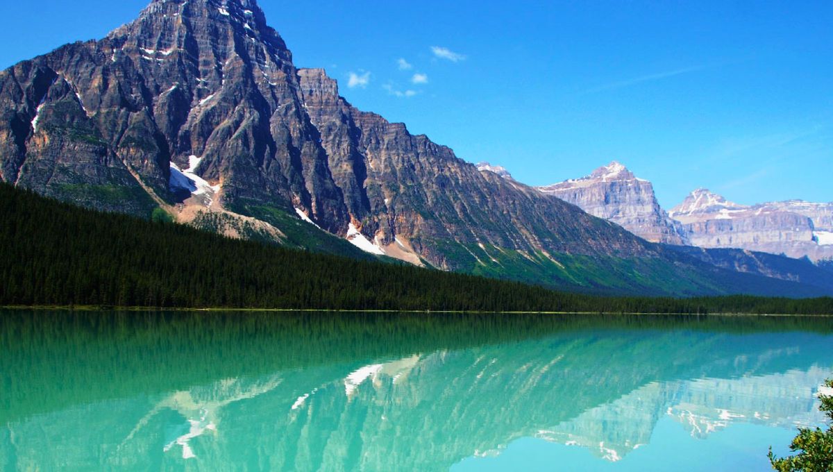 El Lago Argentino se encuentra en la provincia patagónica de Santa Cruz, Argentina. El Lago Argentino se encuentra en la provincia patagónica de Santa Cruz, Argentina.