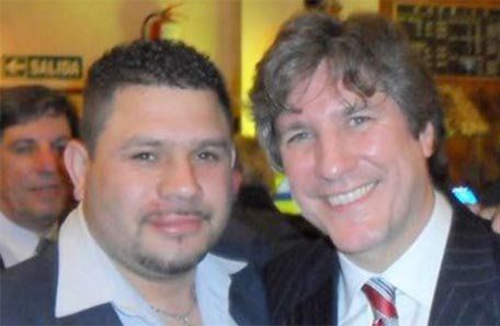 Los radicales le sacaron jugo a la foto de funcionarios K con el barrabrava detenido