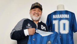 Una camiseta especial en homenaje al cumpleaños de Diego