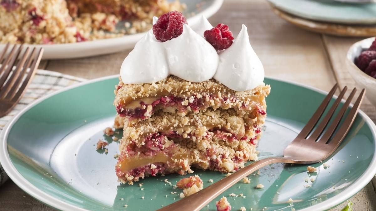 Recetas: torta caluga con nueces y frambuesas. Foto: gentileza recetasnestle.