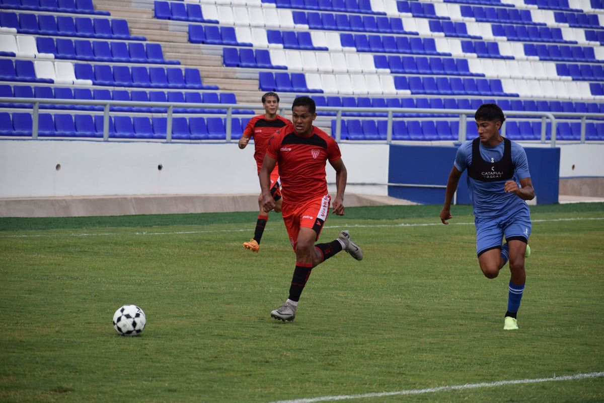 Felipe Rivarola el delantero paraguayo del Atlético Club San Martín.