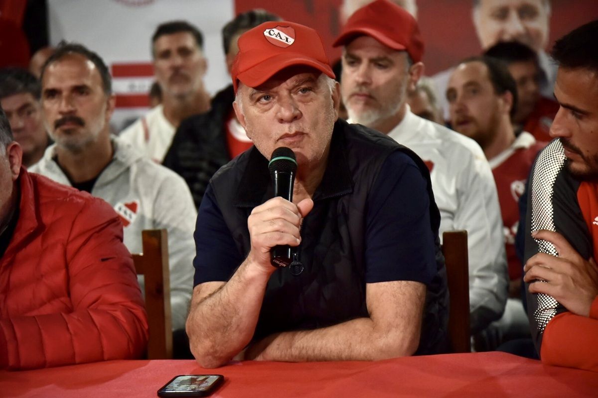 El mandamás del Rojo se acordó del rival de toda la vida.
