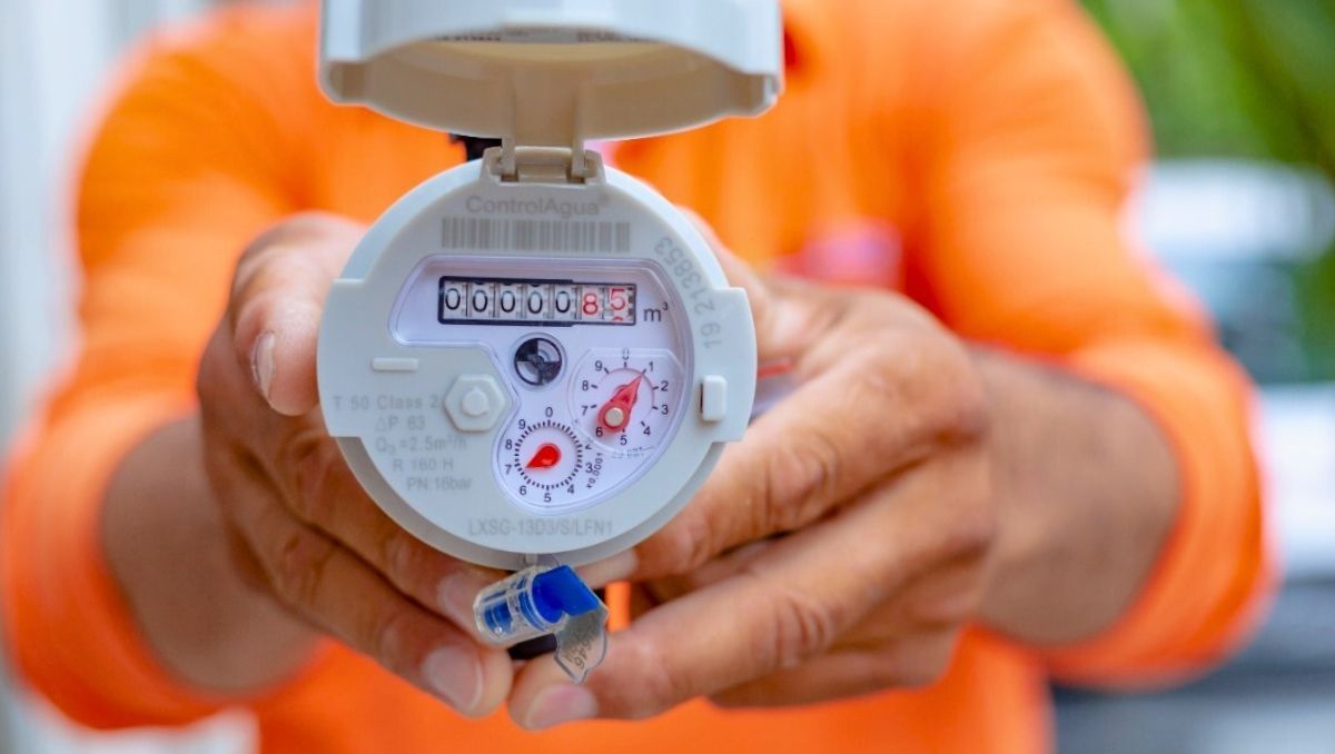 Luján de Cuyo instalará medidores de agua en los hogares y comercios. Allasino acordó un préstamo con Cornejo para financiar el proyecto. Luján de Cuyo instalará medidores de agua en los hogares y comercios. Allasino acordó un préstamo con Cornejo para financiar el proyecto.