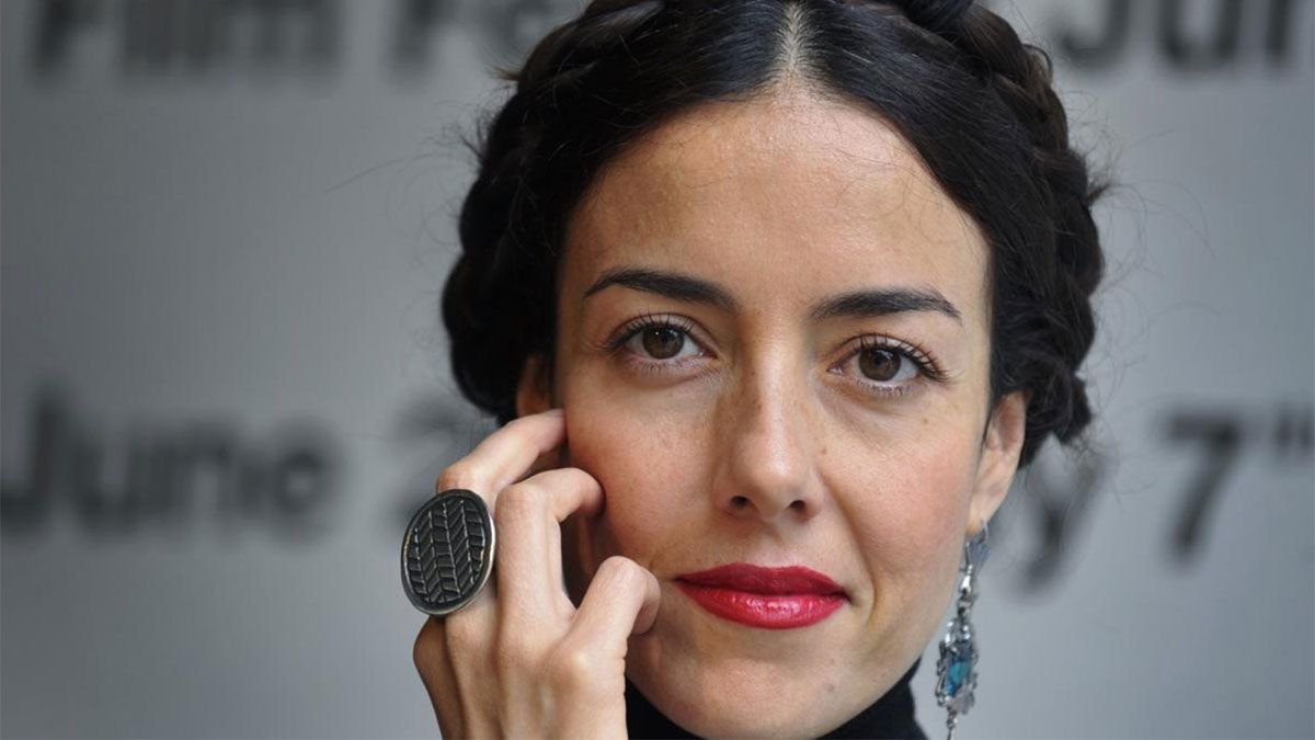 La actriz Cecilia Suárez interpreta a Marina Farfán en la película de Netflix.