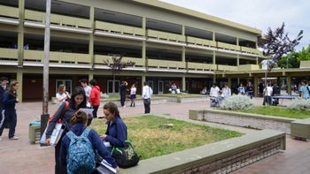 Publicaron la lista completa de los estudiantes que ingresaron a cada colegio de la UNCuyo Publicaron la lista completa de los estudiantes que ingresaron a cada colegio de la UNCuyo