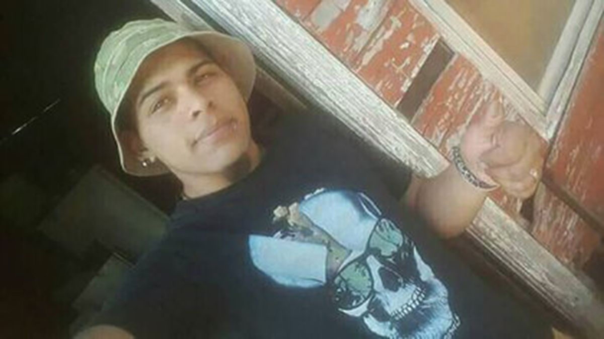 Amigos de Ludmila Pretti reclamaron justicia en la comisaría