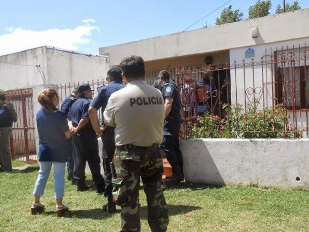 Confesó que su amante murió de un infarto y lo enterró en el gallinero