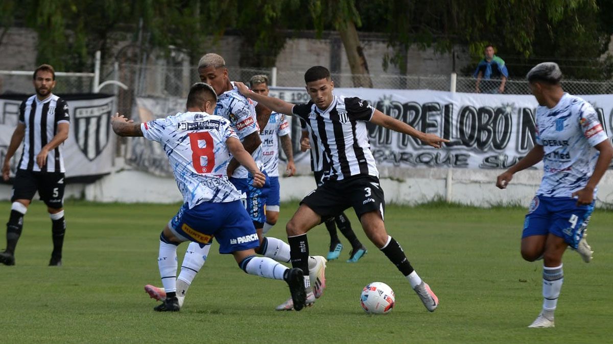 Iván Gauna debutó en el triunfo ante San Telmo en el Víctor Legrotaglie.