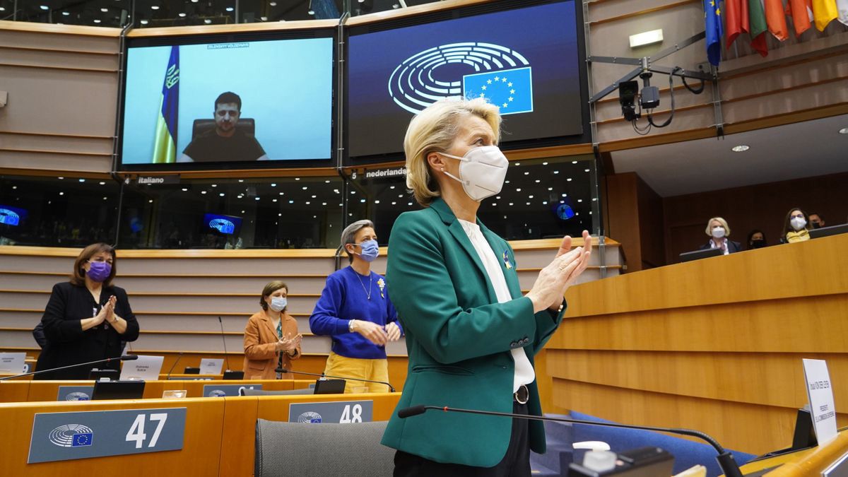La titular de la Comisión Europea alertó que no solamente el futuro de Ucrania está en entredicho, sino también el propio destino de Europa, durante la sesión del organismo.