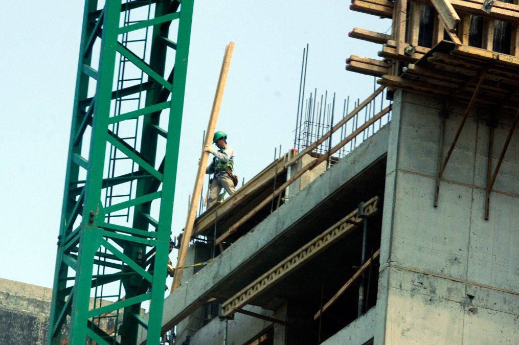 La Uocra aseguró que el gobierno está devastando la moral de los trabajadores para tirar abajo el salario
