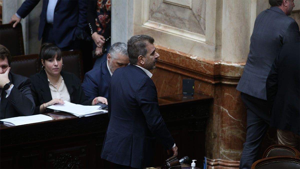 Cristian Ritondo se retira de la sesión en repudio al atentado a Cristina Kirchner.