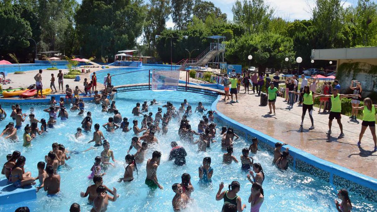En las escuelas municipales de verano se vacunará contra el Covid desde este martes.