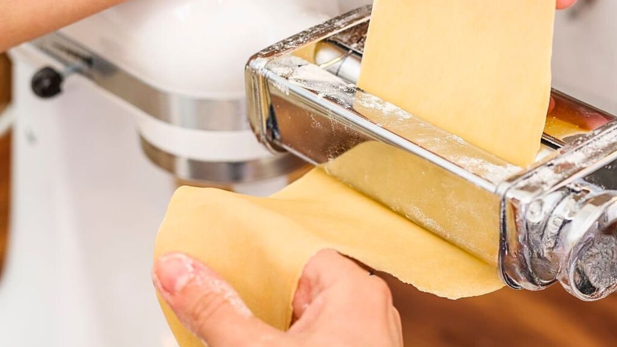 La masa para lasaña lleva cuatro ingredientes: harina, huevo, aceite y sal. Foto: gentileza iStock. La masa para lasaña lleva cuatro ingredientes: harina, huevo, aceite y sal. Foto: gentileza iStock.