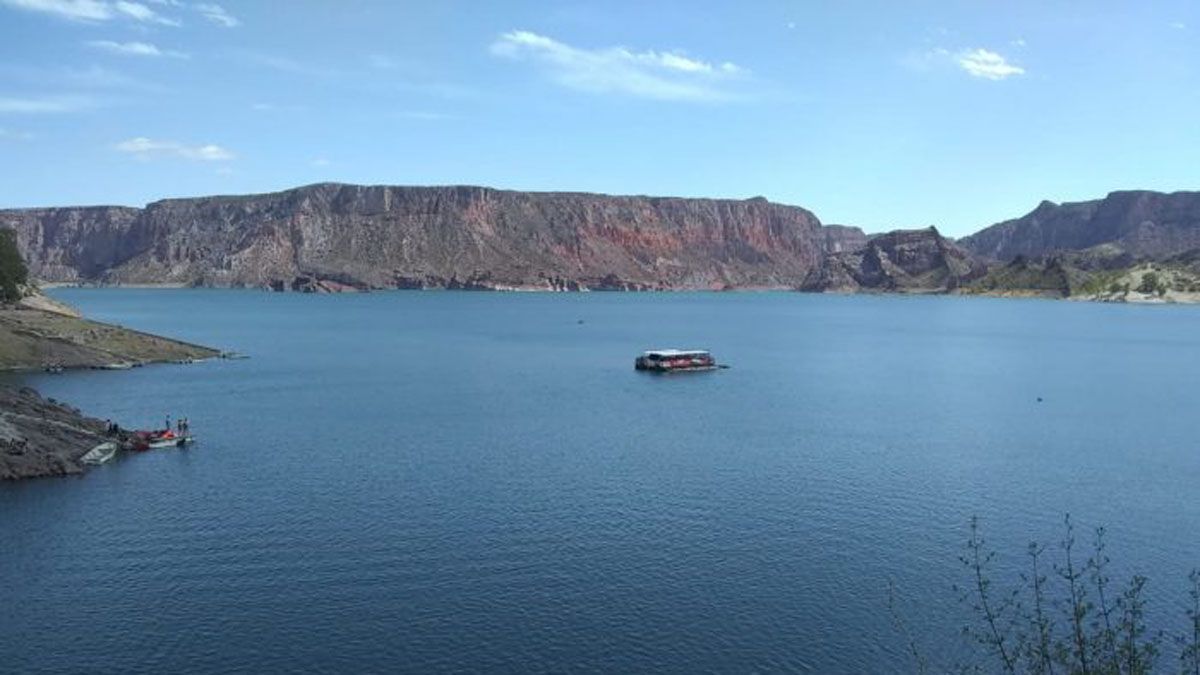 El accidente del vuelco de una embarcación en Valle Grande fue hace poco menos de un mes.