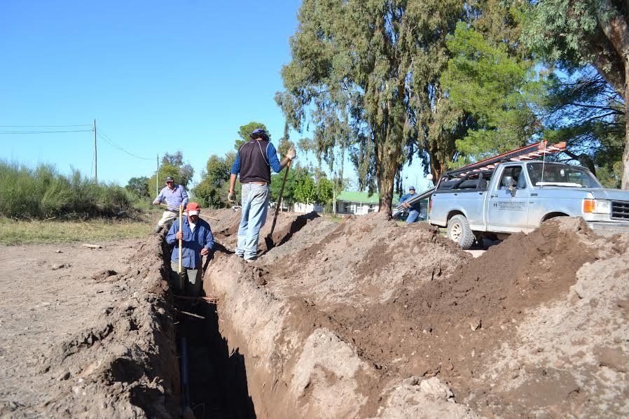 Avanzan las obras de agua potable y asfalto en Monte Comán