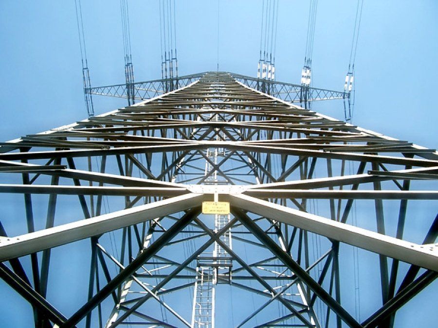 Pérez acordó con Nación congelar la tarifa eléctrica a cambio de obras energéticas