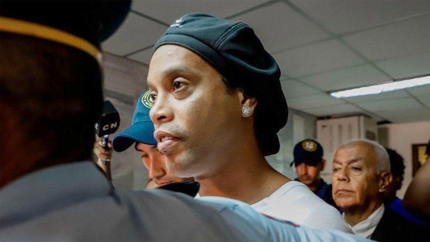 Caso Ronaldinho en Paraguay: ahora lo investigan por presunto lavado de dinero